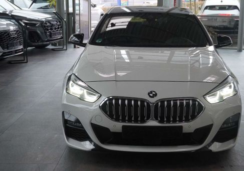 BMW 220, 2021