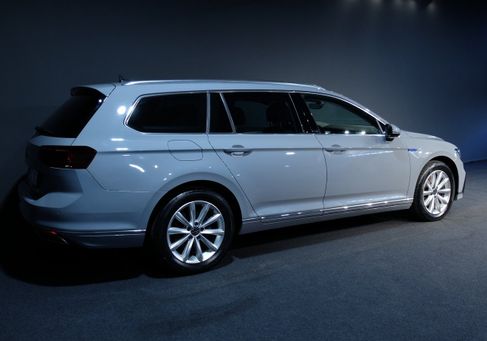 Volkswagen Passat Variant, 2023 3