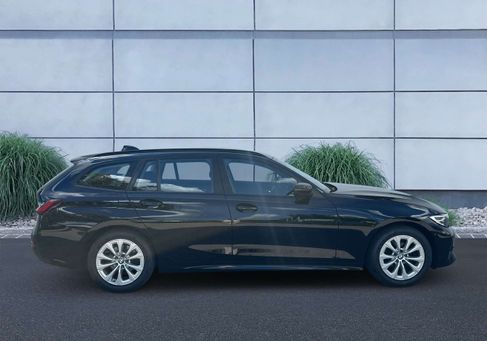 BMW 318, 2022