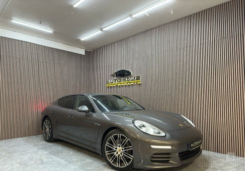 Porsche Panamera, 2016