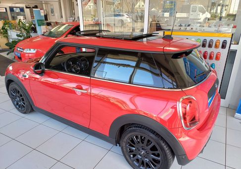 MINI ONE, 2019
