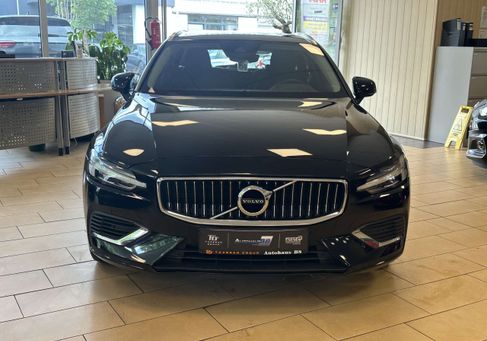 Volvo V60, 2022