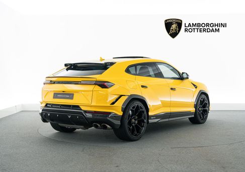 Lamborghini Urus, 2023 3