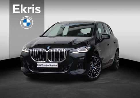 BMW 230, 2025