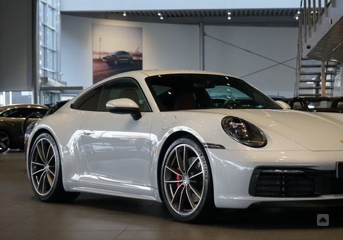 Porsche 911, 2024