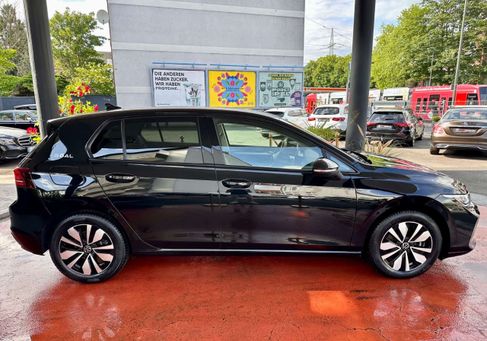 Volkswagen Golf, 2025