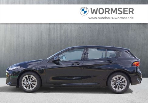 BMW 120, 2025 3