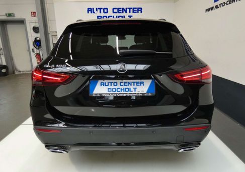 Mercedes-Benz GLA 180, 2022