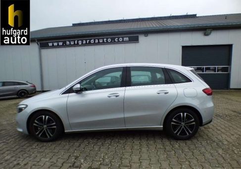 Mercedes-Benz B 180, 2023