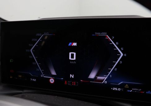 BMW M240i, 2025