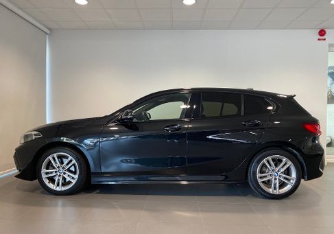 BMW 118, 2021