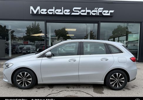 Mercedes-Benz B 180, 2022