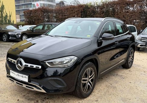 Mercedes-Benz GLA 200, 2021