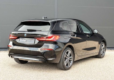 BMW 118, 2022
