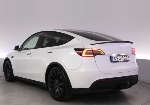 Tesla Model Y, 2022 3
