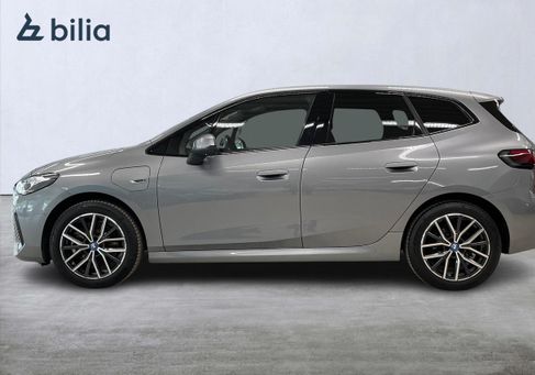 BMW 230, 2023