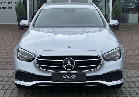 Mercedes-Benz E 200, 2022