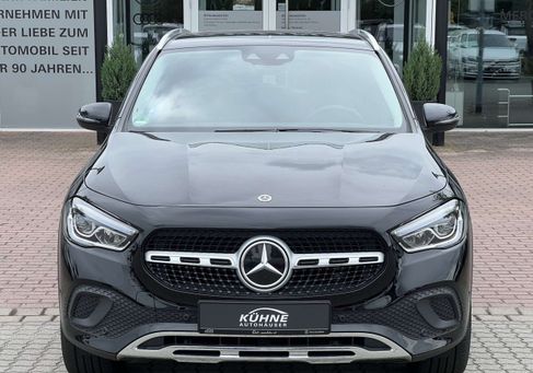 Mercedes-Benz GLA 180, 2022