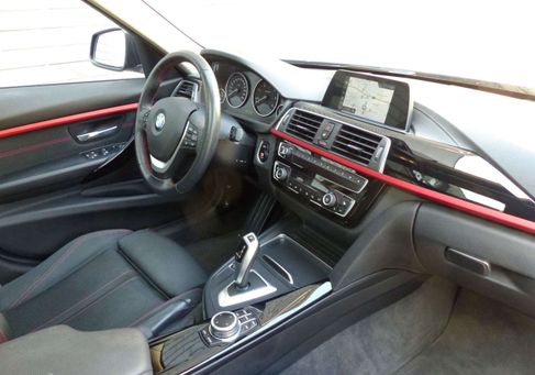BMW 318, 2019