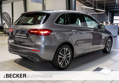 Mercedes-Benz B 180, 2025