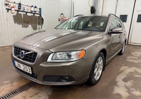 Volvo V70, 2011