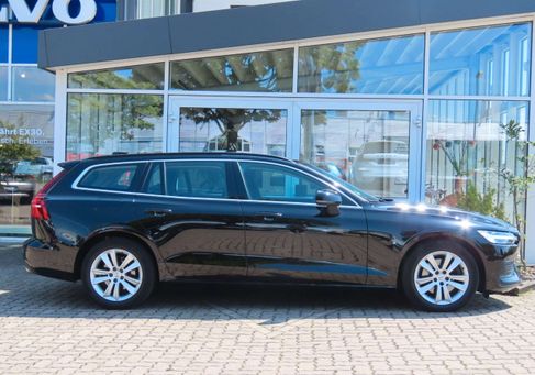 Volvo V60, 2022