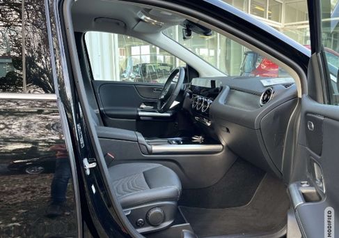 Mercedes-Benz B 180, 2024