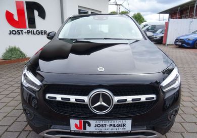 Mercedes-Benz GLA 180, 2022
