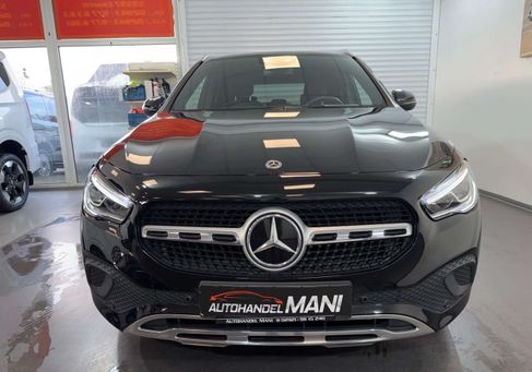 Mercedes-Benz GLA 200, 2022