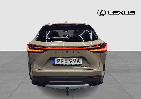 Lexus NX, 2025