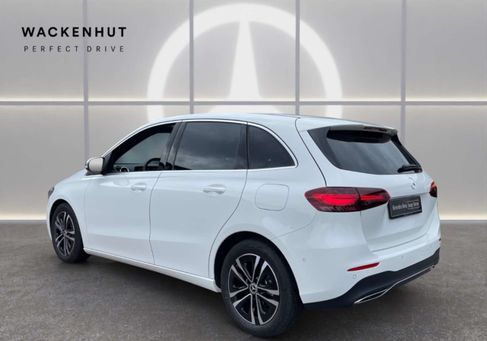 Mercedes-Benz B 180, 2025