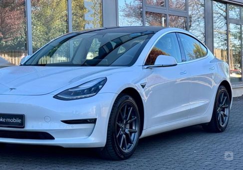 Tesla Model 3, 2020