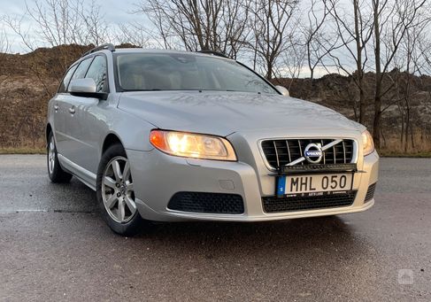 Volvo V70, 2012