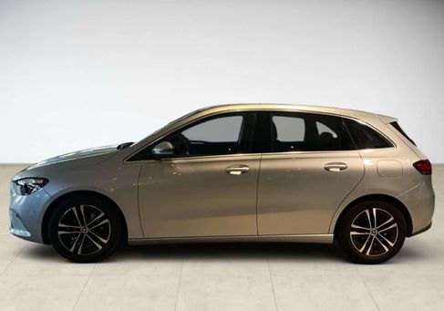 Mercedes-Benz B 180, 2024