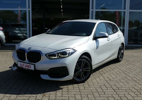 BMW 118, 2022