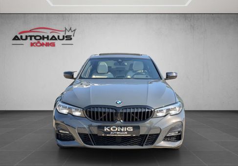 BMW 330, 2021