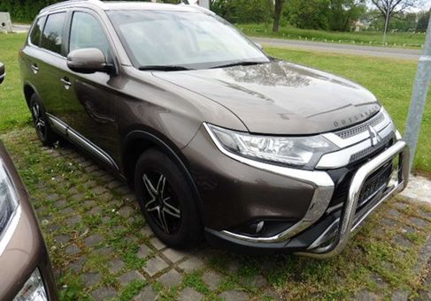Mitsubishi Outlander, 2020