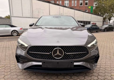 Mercedes-Benz A 200, 2023 3