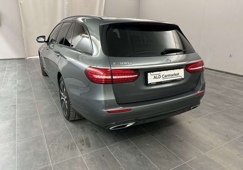 Mercedes-Benz E 300, 2022