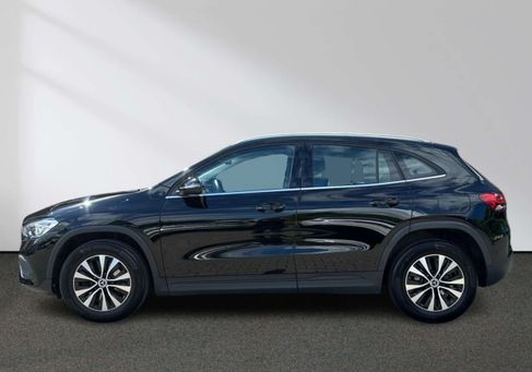 Mercedes-Benz GLA 200, 2021 3