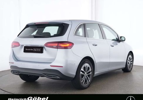 Mercedes-Benz B 180, 2024