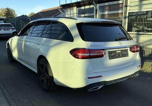 Mercedes-Benz E 300, 2023 2