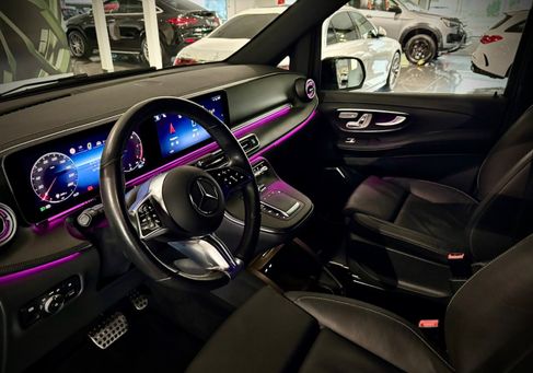 Mercedes-Benz V 300, 2025 3