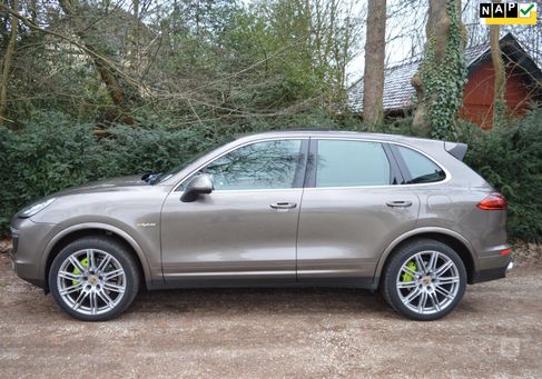 Porsche Cayenne, 2015