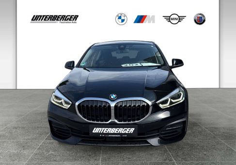 BMW 118, 2022