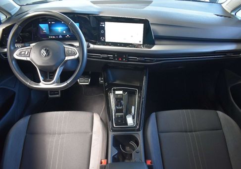 Volkswagen Golf, 2023