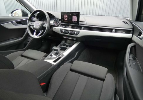 Audi A4, 2023 2