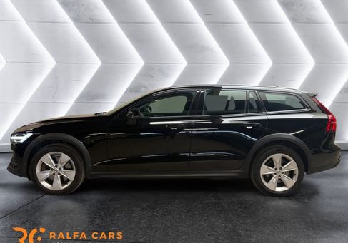 Volvo V60 Cross Country, 2022