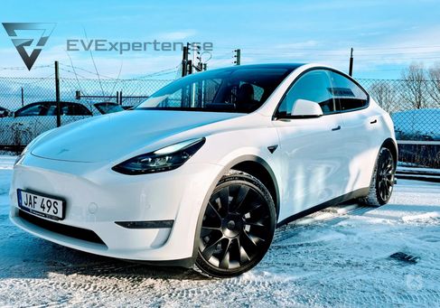 Tesla Model Y, 2021