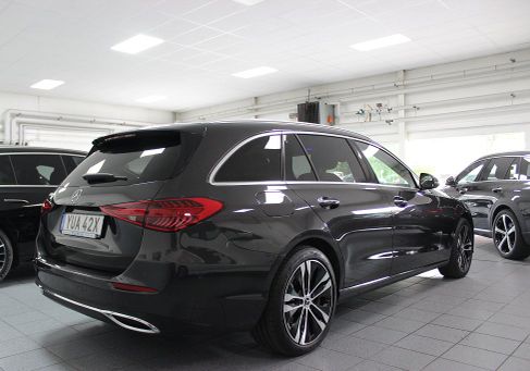 Mercedes-Benz C 300, 2023 3